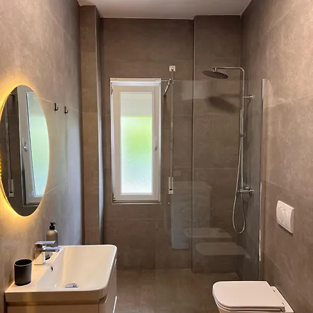Gjiri I Lalzit Apartment