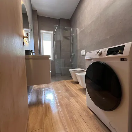 Gjiri I Lalzit Apartment *
