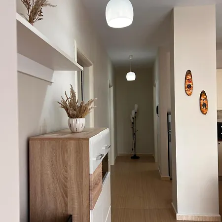 Apartment Gjiri I Lalzit